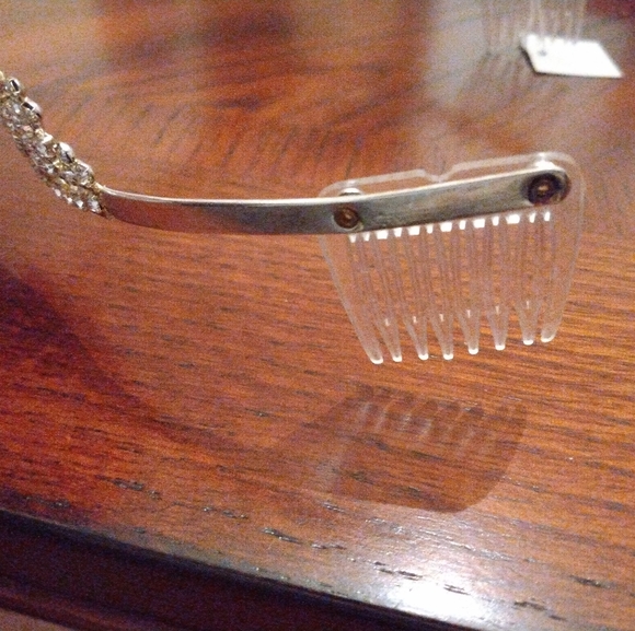 Tiara - Picture 3 of 4